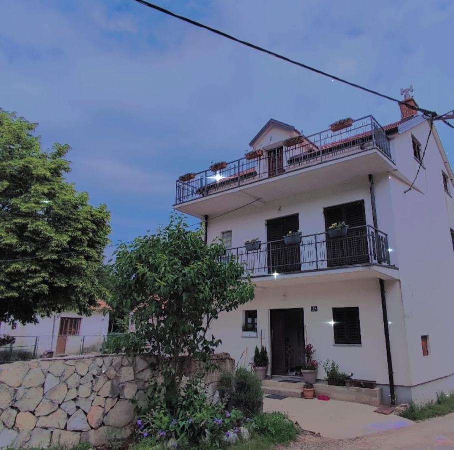 Bed and Breakfast Mare Vrlika Zewnętrze zdjęcie