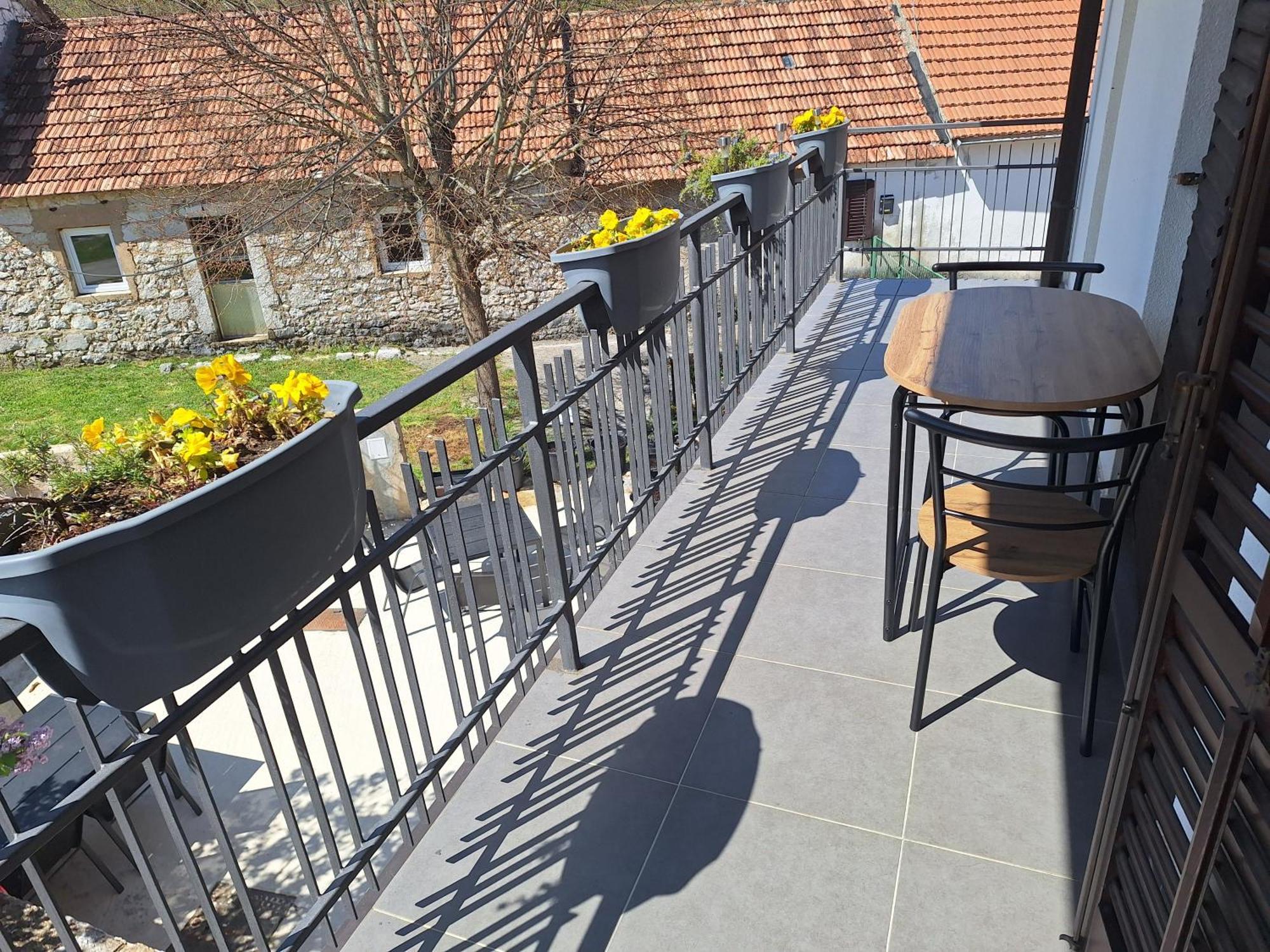 Bed and Breakfast Mare Vrlika Zewnętrze zdjęcie